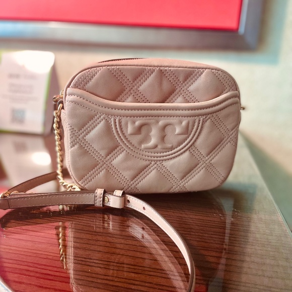 TORY BURCH Fleming Quilted Crossbody Camera Leather Bag - Picture 2 of 15